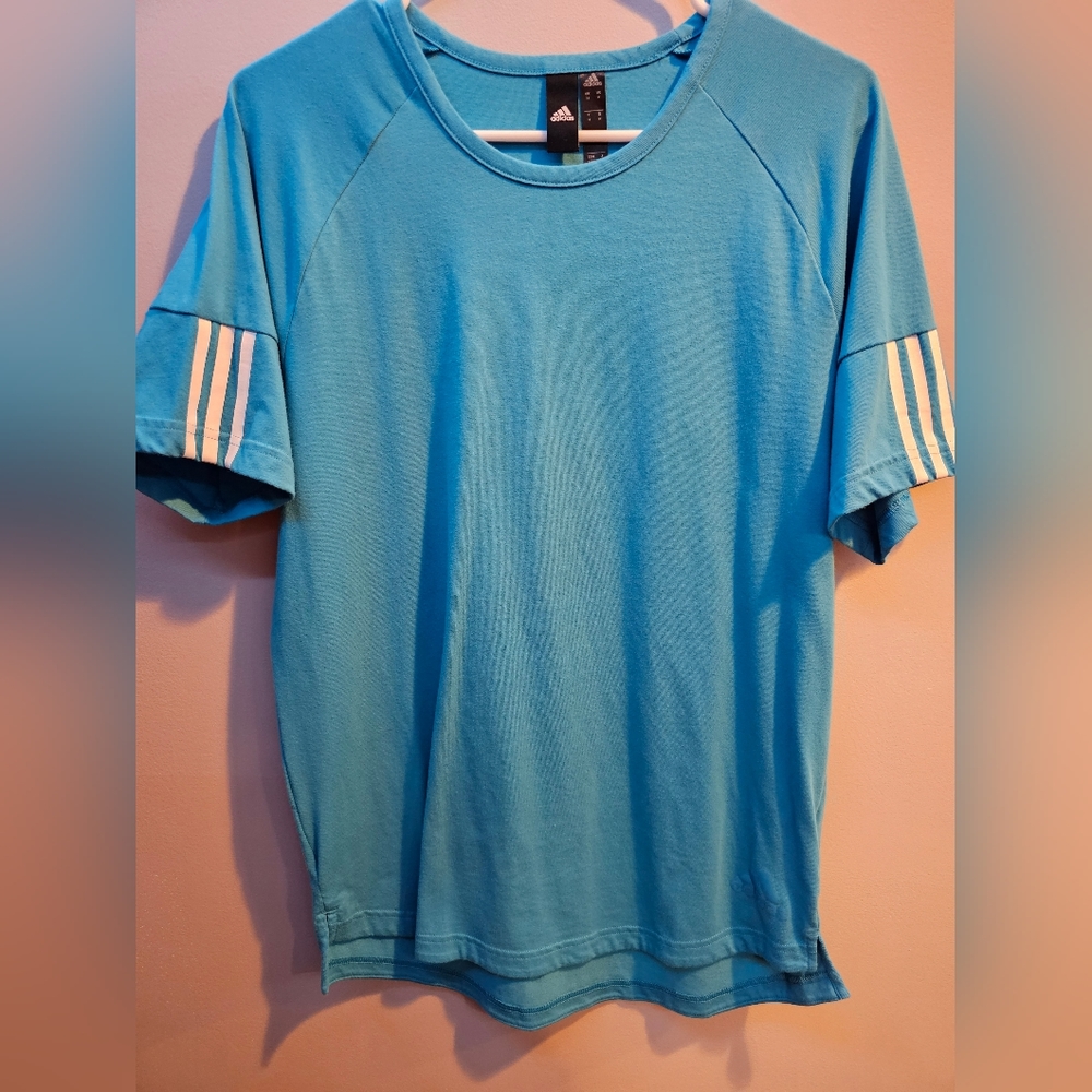 Mens adidas t shirt size medium light blue/white
